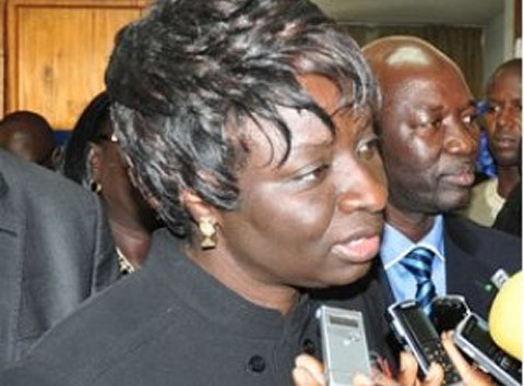 Aminata Touré ministre de la justice reprécise sur le milliard remis au ministre du Budget