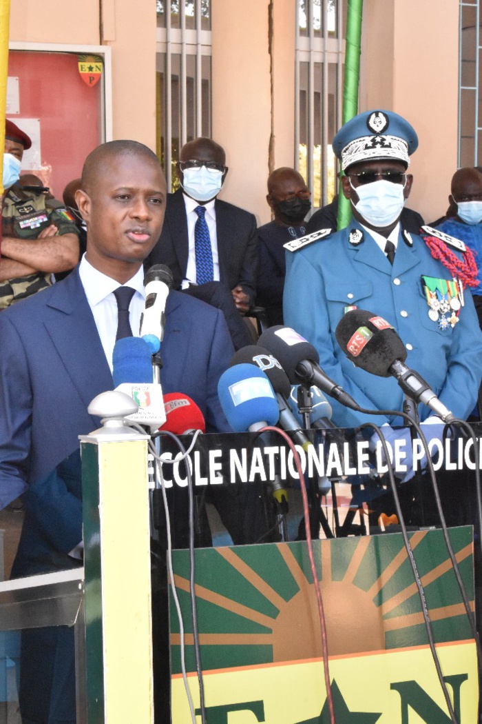 Installation nouveau DG de la Police / Antoine Félix Diome au Commissaire Seydou Bocar Yague : « Le président de la République veut un pays sûr »