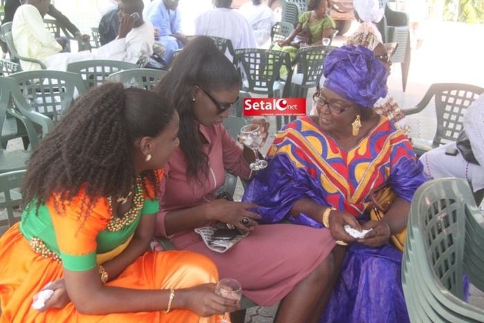 REGARDEZ. Le mannequin-comédien Lissa en compagnie de sa mère et de sa sœur