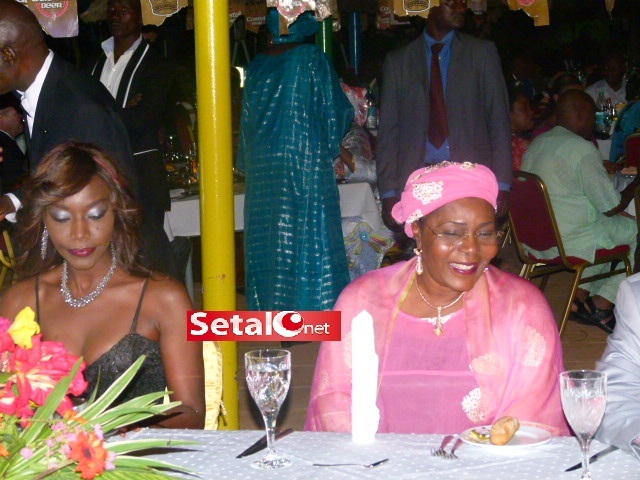 African tour 2013 NIAMEY: Coumba Gawlo accueille la Première Dame du Niger