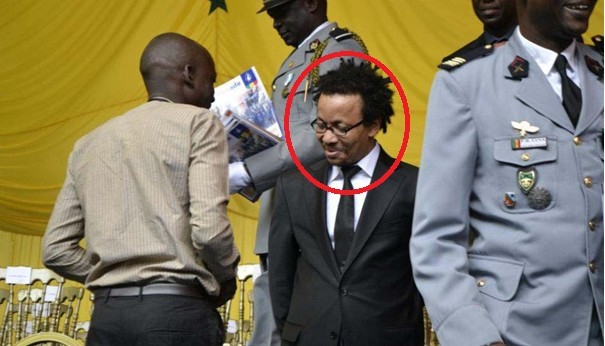 Contribution : Cet homme est dangereux. Il sépare Macky de ses proches !!!