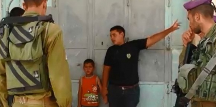 REGARDEZ. PALESTINE: Wa’adi, 5 ans, arrêté par l'armée israélienne pour avoir jeté une pierre 