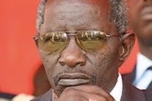 Bécaye Diop rattrapé par une histoire de son chauffeur et d'une fille!