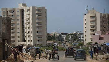 Dakar : le fossé entre banlieue et centre-ville se creuse