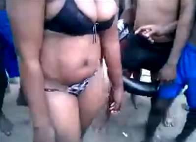 Une relation sexuelle devant une foule en liesse à M…, un des quartiers populaires de Dakar