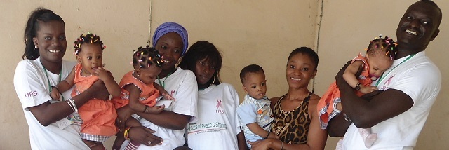 REGARDEZ. « House of Peace and sharing » célèbre l’an un des quadruplés de Thiès