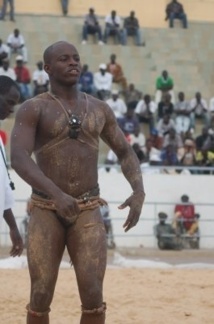 Pape Mor Lo lourdement sanctionné