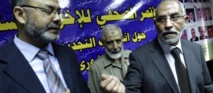 Mahmoud Ezzat (à droite) et Mohamed Badie (à gauche), lors d'une conférence de pressse, le 30 mai 2010