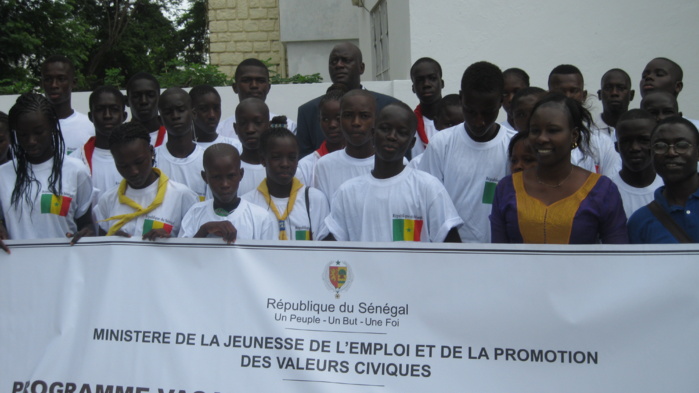 : Lancement de la « caravane découverte-solidarité » par le Ministre Benoît Sambou. Les jeunes vont à la découverte de leur pays et porter le message de la citoyenneté, acte de tous les jours