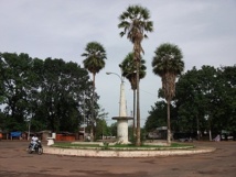De vielles dames traînées nues dans les rues de Bignona pour sorcellerie De vielles dames traînées nues dans les rues de Bignona pour sorcellerie