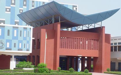 FETE DES BACHELIERS A GUEOUL: le maire met la main à la poche et "inscrit" 73 bacheliers à l'unviversité