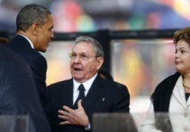La poignée de main historique Obama-Castro divise La poignée de main historique Obama-Castro divise