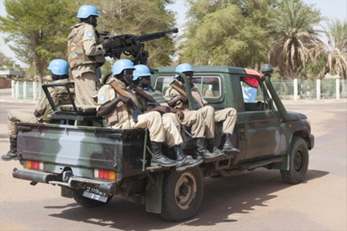 Mali : un véhicule de l'ONU saute sur une mine Mali : un véhicule de l'ONU saute sur une mine