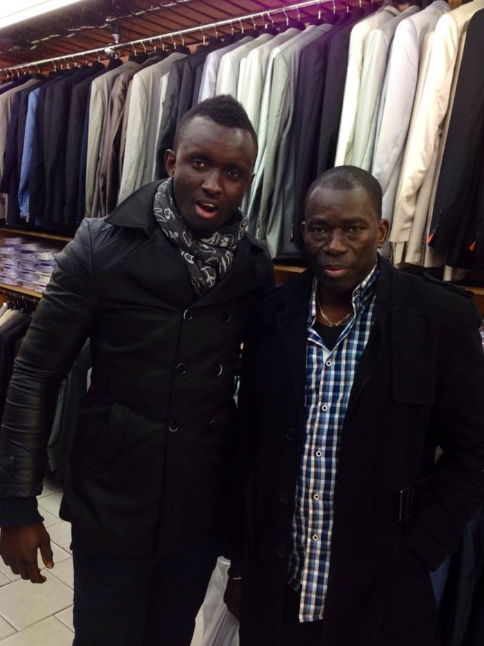 Voici Kiss l’homme qui habille les célèbrités sénégalais lors de leur tournée européenne !!!feelingdakar