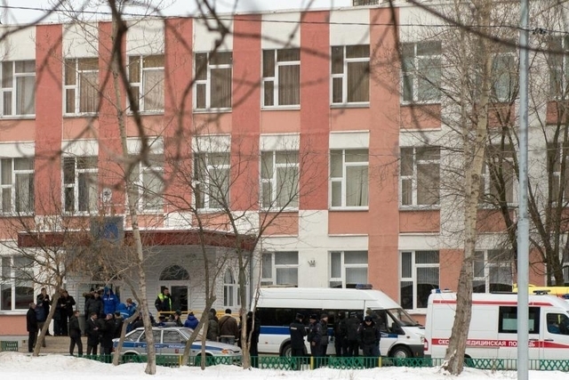 Un lycéen armé fait feu dans une école et tue 2 personnes