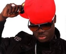 Canabasse pas prêt pour fumer le calumet de la paix avec Nitt doff Canabasse pas prêt pour fumer le calumet de la paix avec Nitt doff