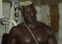 « Jordan ! Une montagne de muscles sans cerveau » « Jordan ! Une montagne de muscles sans cerveau »