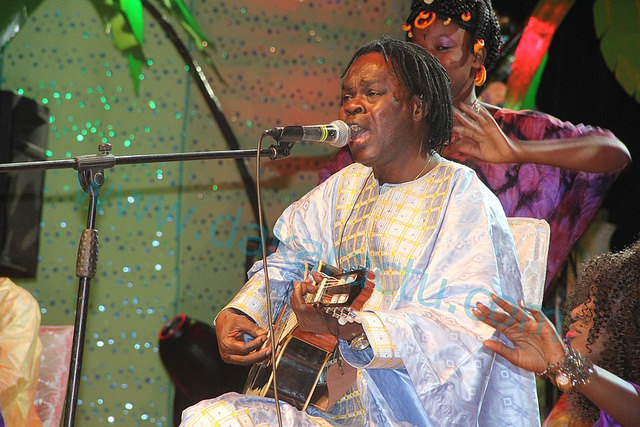 C’est Baba Maal qui le prédit : « Il n’est pas exclu que je fasse de la politique »