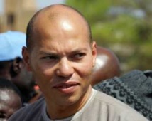 Fête de l’Indépendance : Karim Wade demande à ses camarades de baisser les armes pour le 4 avril Fête de l’Indépendance : Karim Wade demande à ses camarades de baisser les armes pour le 4 avril