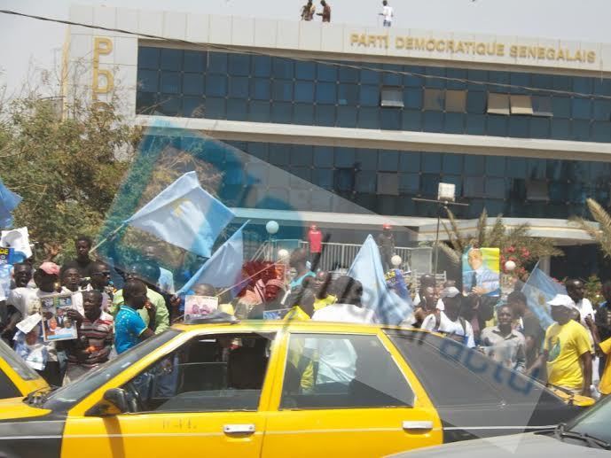 Mobilisation des libéraux devant la permanence Mamadou Lamine Badji sur la VDN