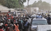 Thiès : La sécurité de Wade attaque, les pros Macky détalent comme des lapins Thiès : La sécurité de Wade attaque, les pros Macky détalent comme des lapins