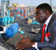Cheikh Kanté paraphe le document de Necotrans !