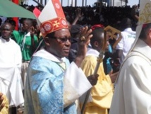 Grande nuit de prière aux Usa : Monseigneur Ernest Sambou invité d’honneur du groupe Sel et Lumière Grande nuit de prière aux Usa : Monseigneur Ernest Sambou invité d’honneur du groupe Sel et Lumière