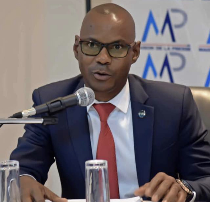 LIBRE PROPOS Vacances du pouvoir ? Par Abdoulaye THIAM (Sud Quotidien):