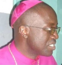 Abbé Paul Mamba Diatta : « Tout chrétien doit être à l’école de Marie... » Abbé Paul Mamba Diatta : « Tout chrétien doit être à l’école de Marie... »