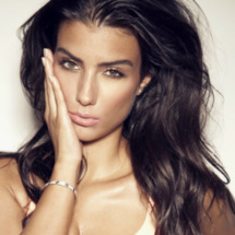 La charmante femme de Bakary Sagna au Brésil La charmante femme de Bakary Sagna au Brésil