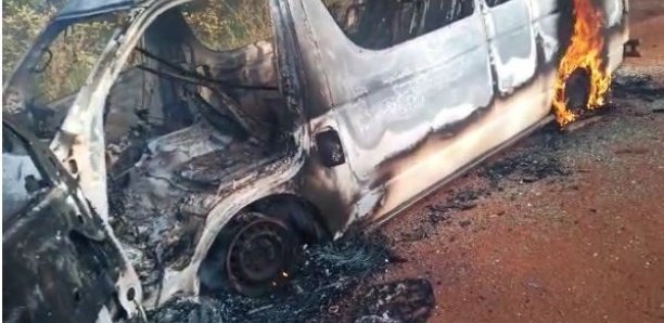 Chaude matinée à Mako (Kédougou) : Les jeunes bloquent la RN7 et incendient des véhicules