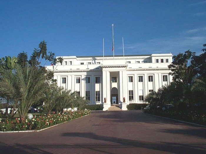 Macky Sall  face hier à  ses ministres  démis