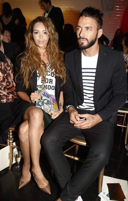 Nabilla rejoue la scène culte de "Basic Instinct"