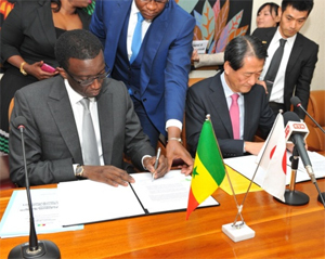 Dakar et Tokyo signent un accord de don, jeudi