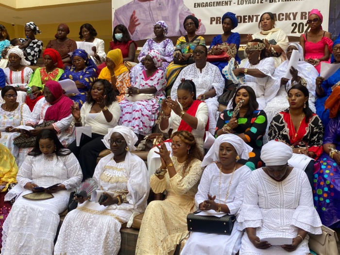 Candidature de Macky Sall en 2024 : Les femmes cadres de Bby lancent une pétition de 2 millions de signatures Candidature de Macky Sall en 2024 : Les femmes cadres de Bby lancent une pétition de 2 millions de signatures