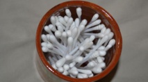 Pourquoi il ne faut pas nettoyer ses oreilles avec un coton-tige Pourquoi il ne faut pas nettoyer ses oreilles avec un coton-tige