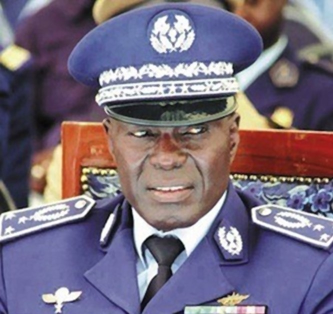 Le général Abdoulaye Fall démisisonne de son poste d'ambassadeur