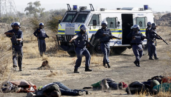 Tuerie de Marikana: liens troubles entre la police et Lonmin Tuerie de Marikana: liens troubles entre la police et Lonmin