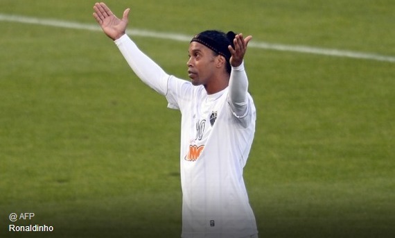 RONALDINHO N'IRA PAS À NEW YORK