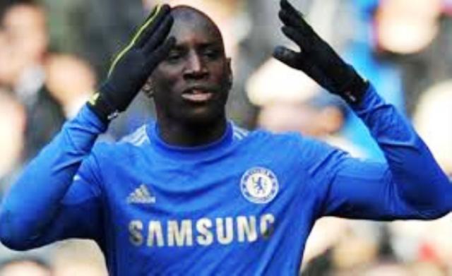 Demba Ba explose Feyenoord