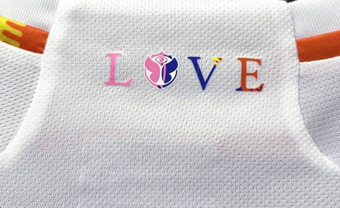 La FIFA interdit le 2e maillot de la Belgique avec le mot «Love» La FIFA interdit le 2e maillot de la Belgique avec le mot «Love»
