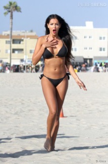 Nabilla : un bikini trop petit mais ultra-sexy sur Instagram