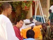 Steven Seagal guéri par feu Serigne Saliou Steven Seagal guéri par feu Serigne Saliou