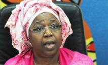 Eva Marie Coll Seck : « Des jeunes avaient voulu tuer le jeune guinéen atteint du virus Ebola » Eva Marie Coll Seck : « Des jeunes avaient voulu tuer le jeune guinéen atteint du virus Ebola »