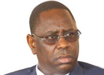 Les menaces de Macky Sall contre le jeune guinéen atteint du virus Ebola Les menaces de Macky Sall contre le jeune guinéen atteint du virus Ebola