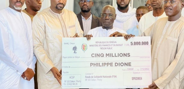 Affaire des 14 camions sénégalais brûlés au Mali : Les sinistrés reçoivent 70 millions de l’État