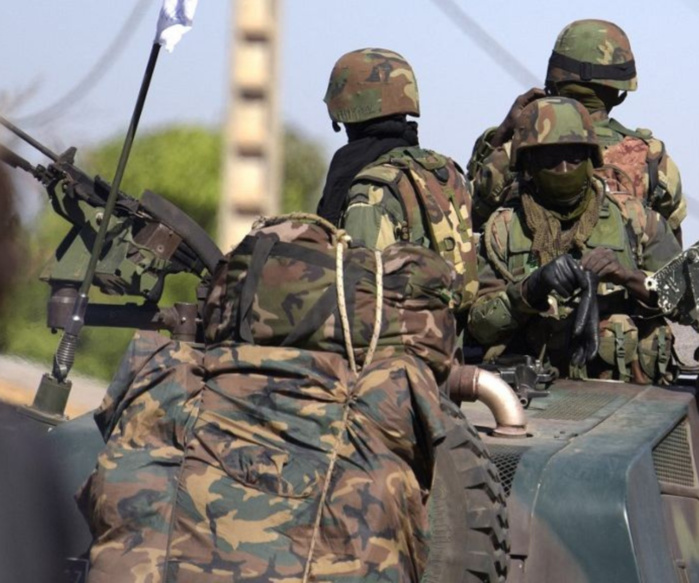 Tentative de coup d’Etat en Gambie : l’identité des 4 soldats arrêtés, dévoilés Tentative de coup d’Etat en Gambie : l’identité des 4 soldats arrêtés, dévoilés