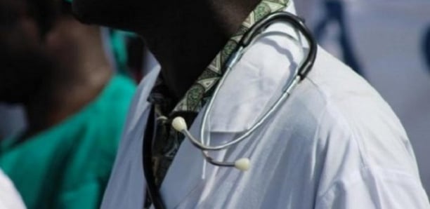 Clinique Mohamed V de Camberène : Les agents de santé en sit-in pour dénoncer leurs difficiles conditions de travail