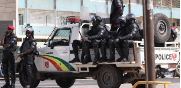 Rassemblement de la société civile : les rues de Dakar déjà occupées par les forces de l’ordre