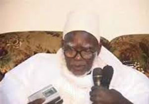 Touba- 28’’kaamil’’, 313 ‘’yaasin », 1000’’bahbaha’’ et 3000 ‘’basmala’’ pour que triomphe Karim sur Macky, à l'initiative d’un M'backé-M'backé